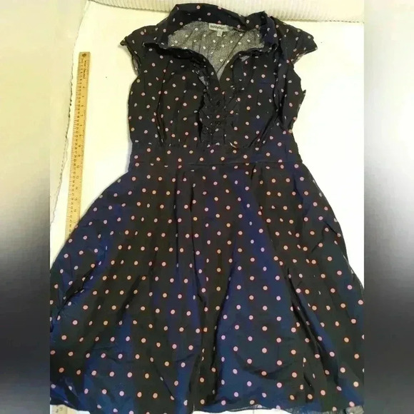 Pokedotted dress with belt - Picture 1 of 8